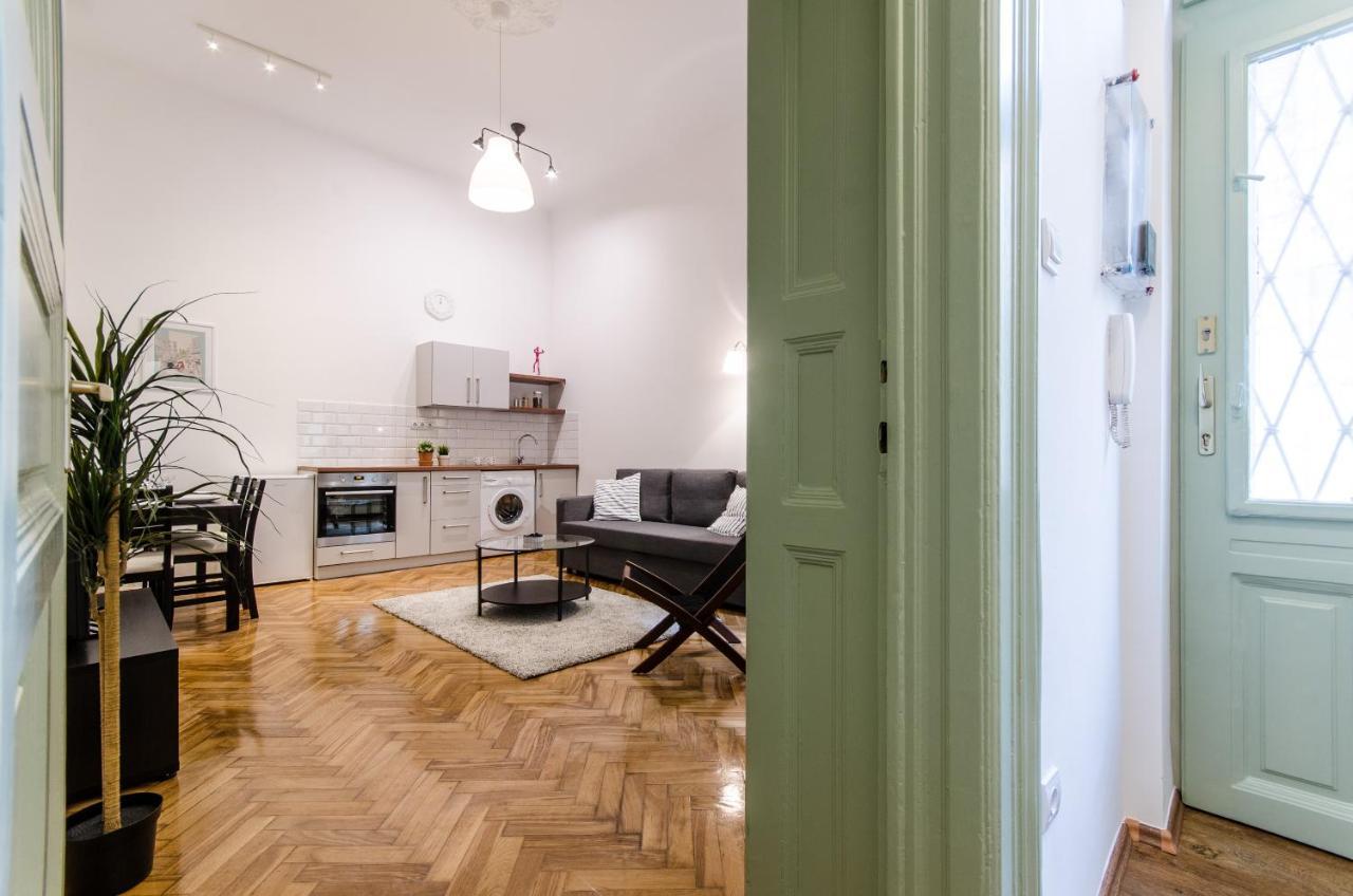 B63 2 Bedroom Apartment In Heart Of City Budapest Exterior photo