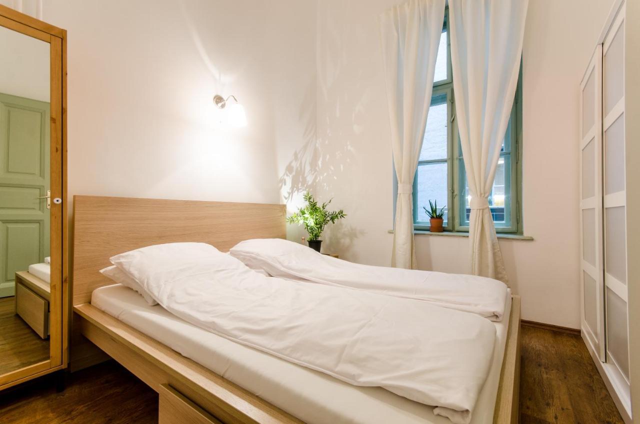 B63 2 Bedroom Apartment In Heart Of City Budapest Exterior photo