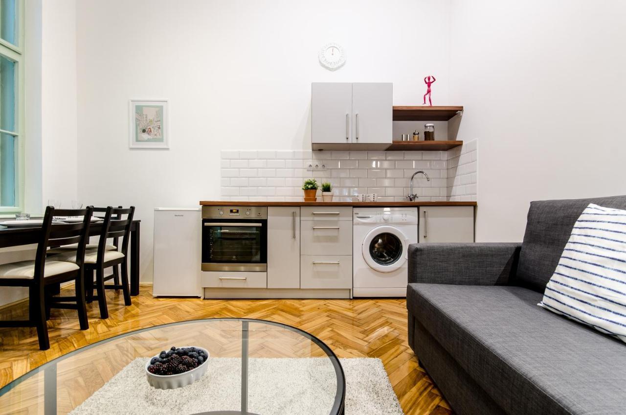 B63 2 Bedroom Apartment In Heart Of City Budapest Exterior photo